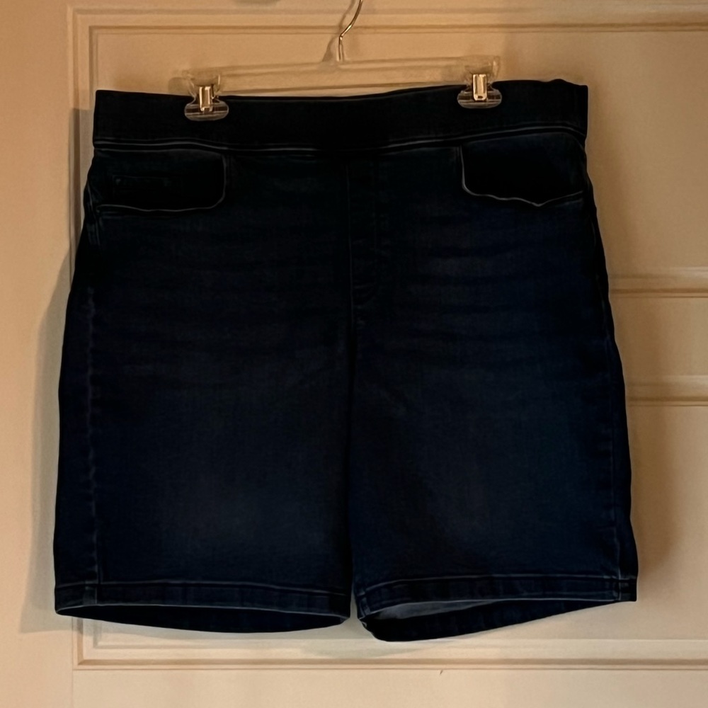 DKNY Denim Jean Shorts size XL